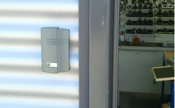 zewnętrzna kontrola dostępu do hali produkcyjnej